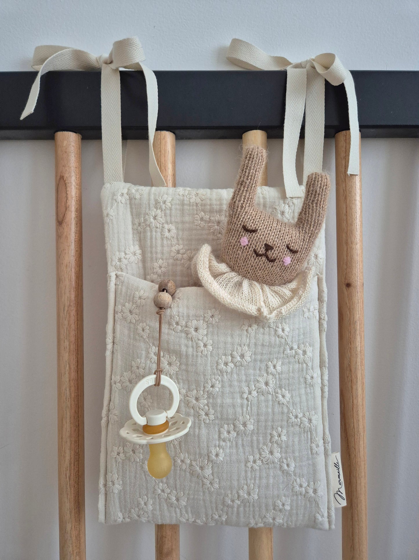 Range-doudou - gaze brodée