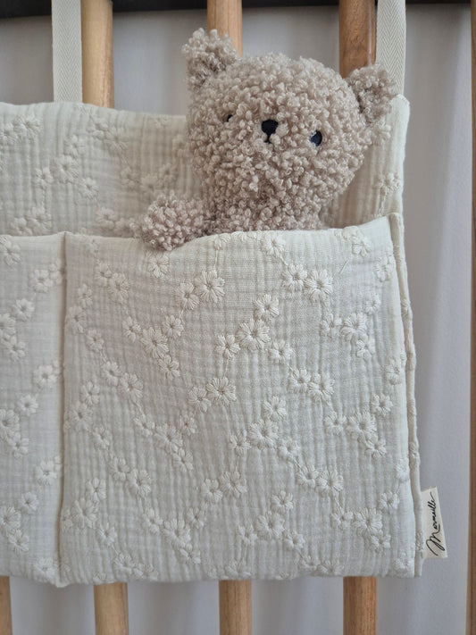 Range-doudou - gaze brodée