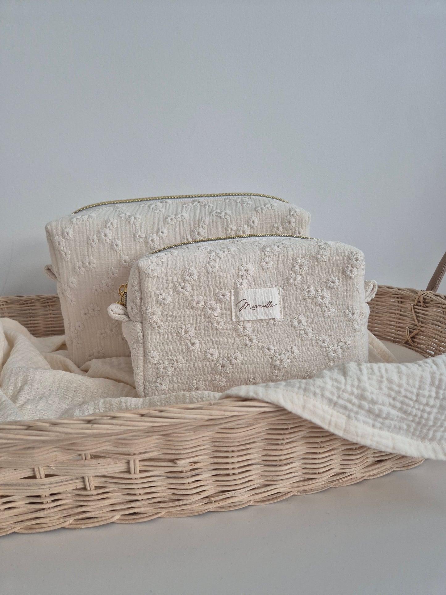 Trousse de toilette - gaze brodée