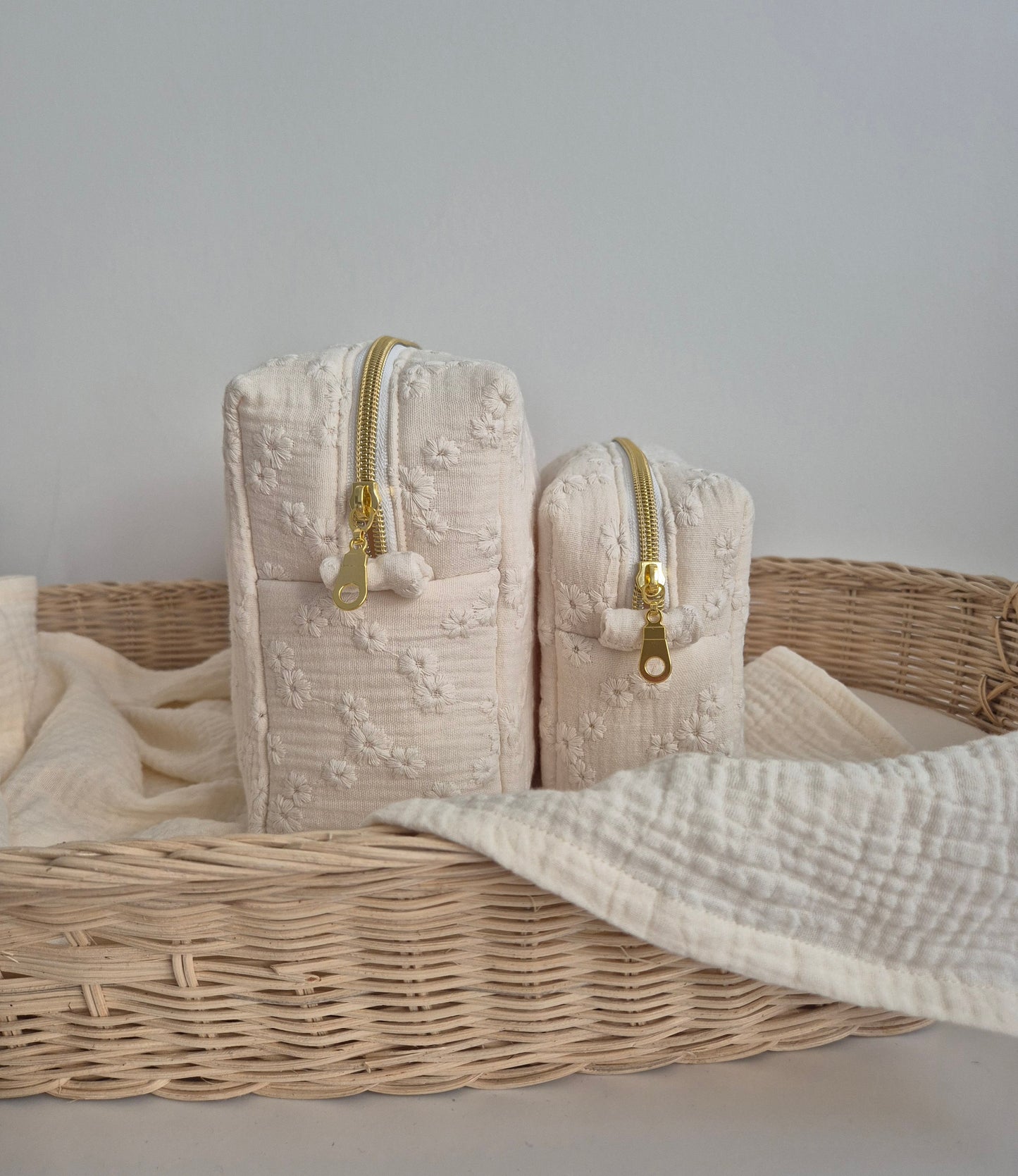 Trousse de toilette - gaze brodée